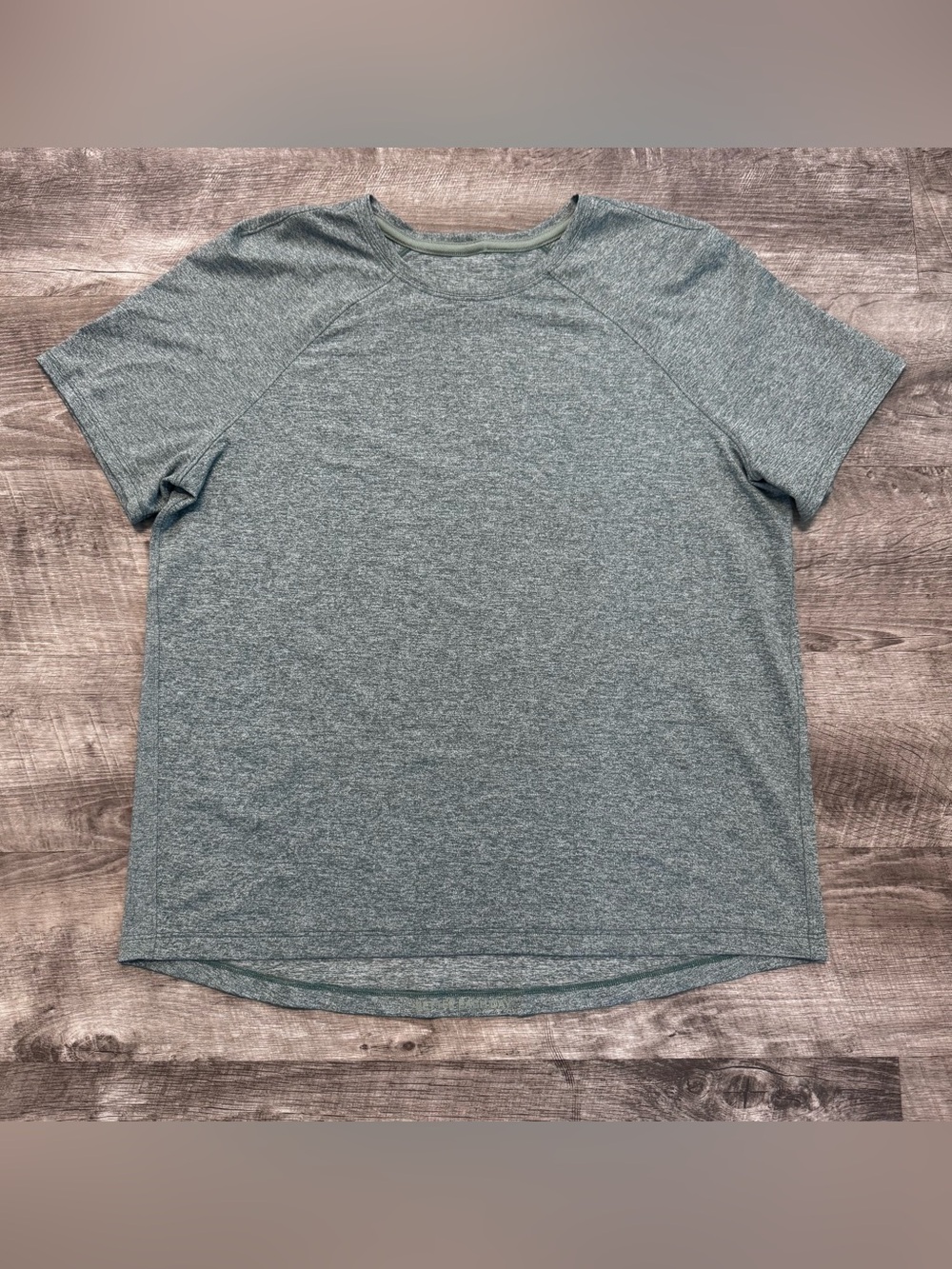 Lululemon License to Train Heathered Green Short Sleeve Shirt Womens Sz. 8